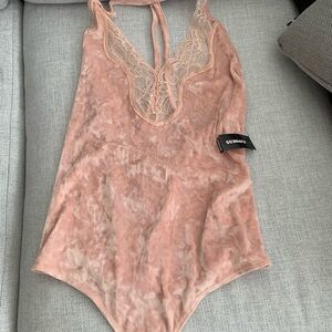 NEW w tags - Express Lace-Trimmed Pink Bodysuit size M